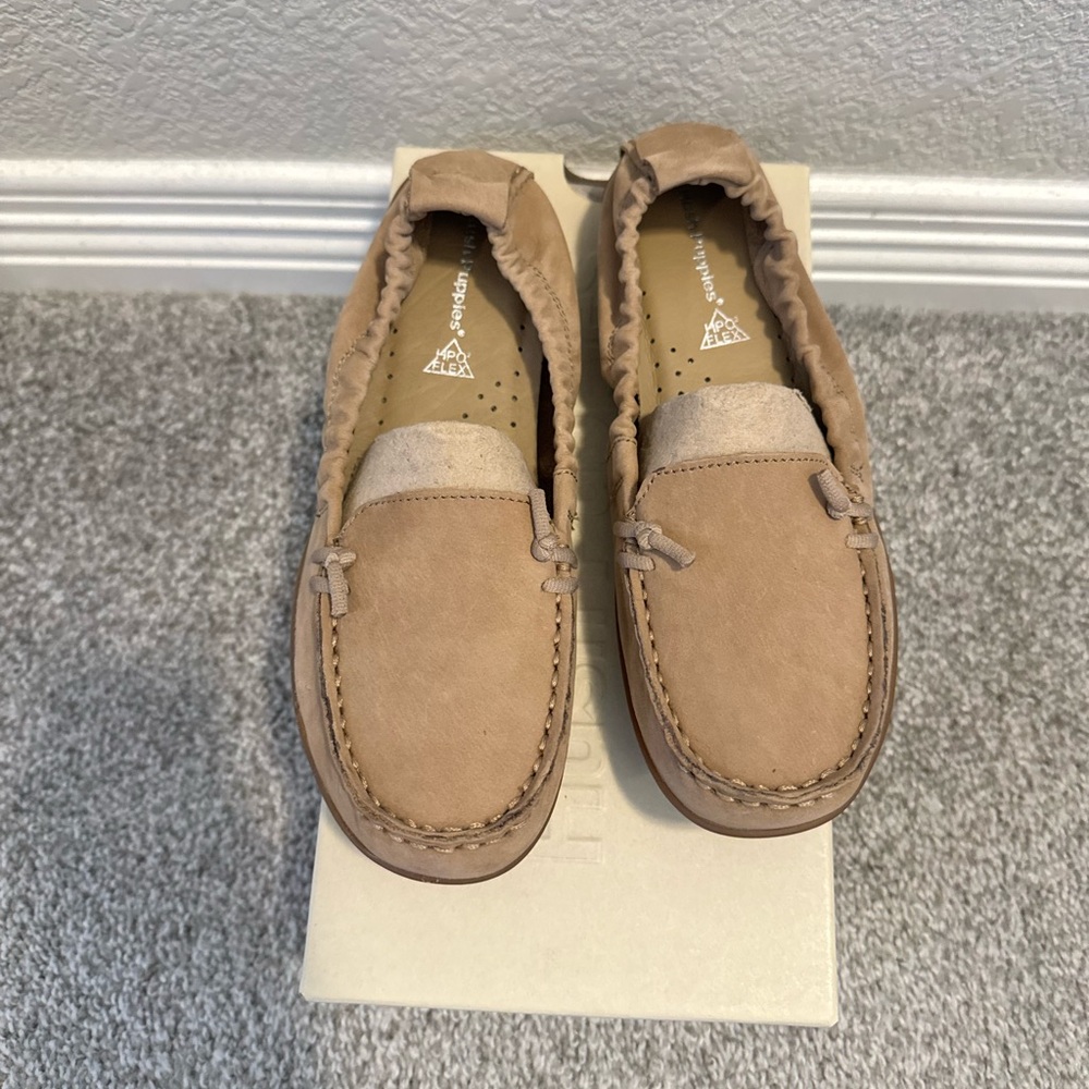 Hush Puppies Hush Taupe moccasin loafers size 6